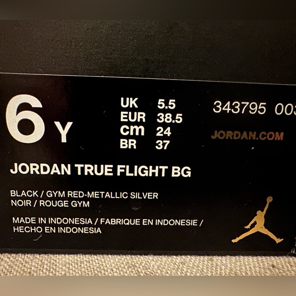 Jordans True Flight - Picture 3 of 3